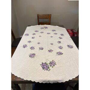 Vintage Violets Floral Tablecloth Mid Century Purple Linen Blend Scalloped Used